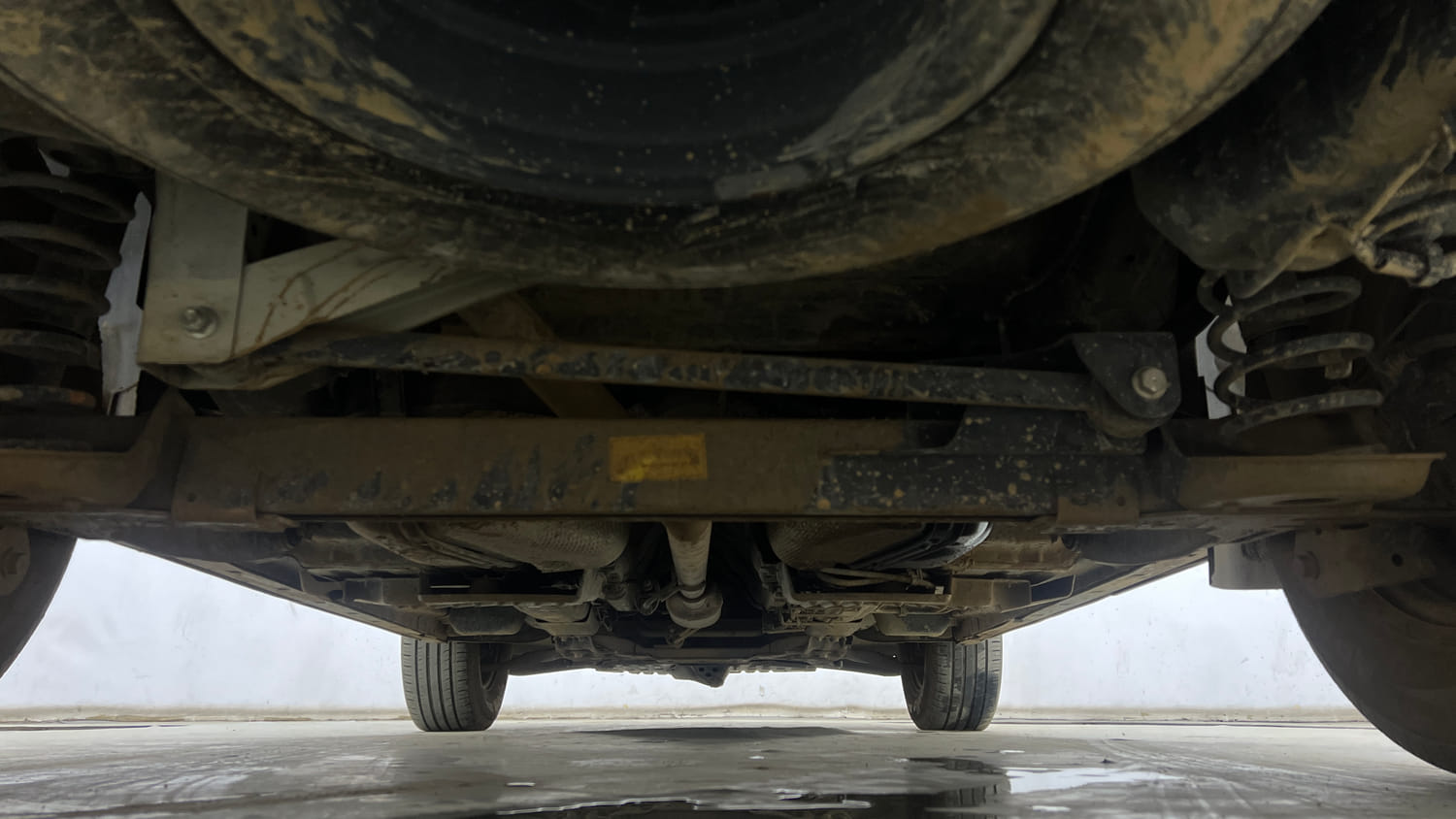 Used 2021 Tata Harrier XE Diesel Manual extra REAR UNDERBODY VIEW (TAKEN FROM REAR)