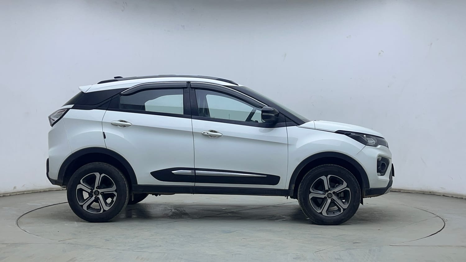 Used 2023 Tata Nexon XZA Plus Petrol Automatic exterior RIGHT SIDE VIEW