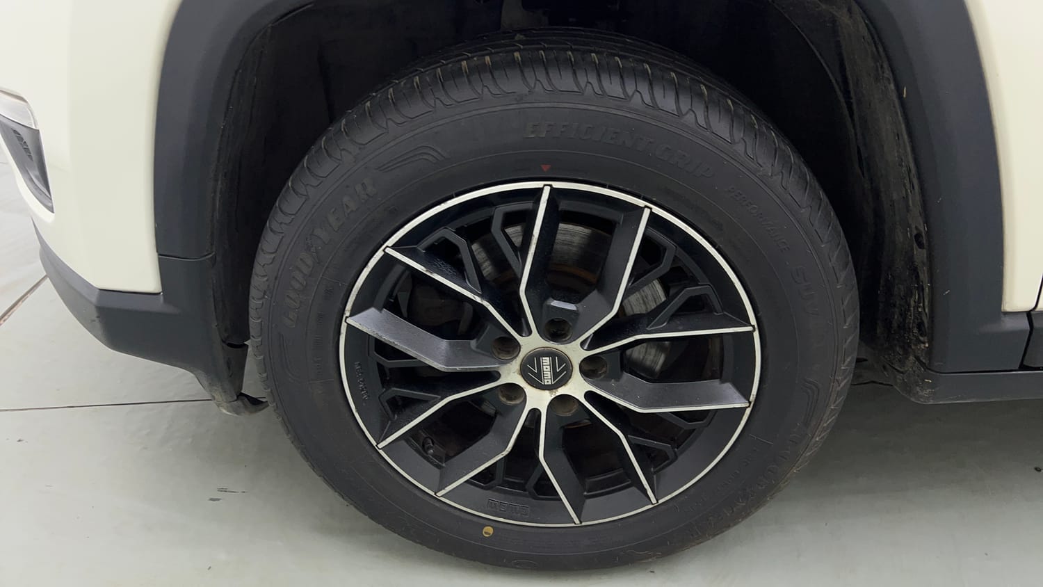 Used 2018 Jeep Compass Longitude (O) 2.0 Diesel Diesel Manual tyres LEFT FRONT TYRE RIM VIEW