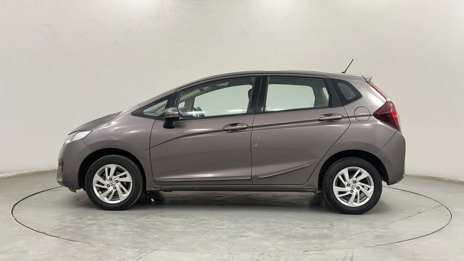 Used 2017 Honda Jazz V Petrol Petrol Manual exterior LEFT SIDE VIEW