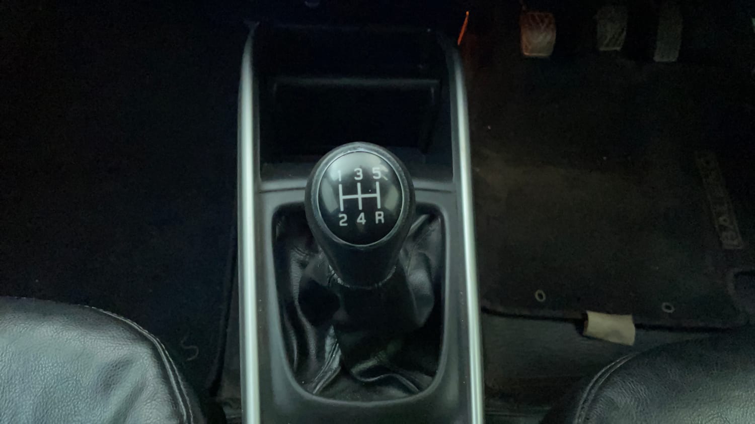 Used 2018 Maruti Suzuki Baleno Zeta 1.2 Petrol Manual interior GEAR  KNOB VIEW