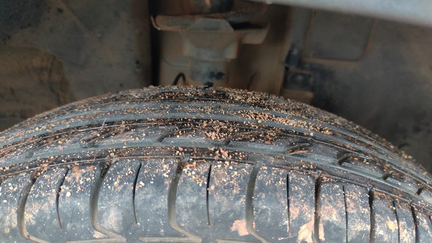 Used 2022 Renault Kwid RXT 1.0 AMT Petrol Automatic tyres RIGHT FRONT TYRE TREAD VIEW