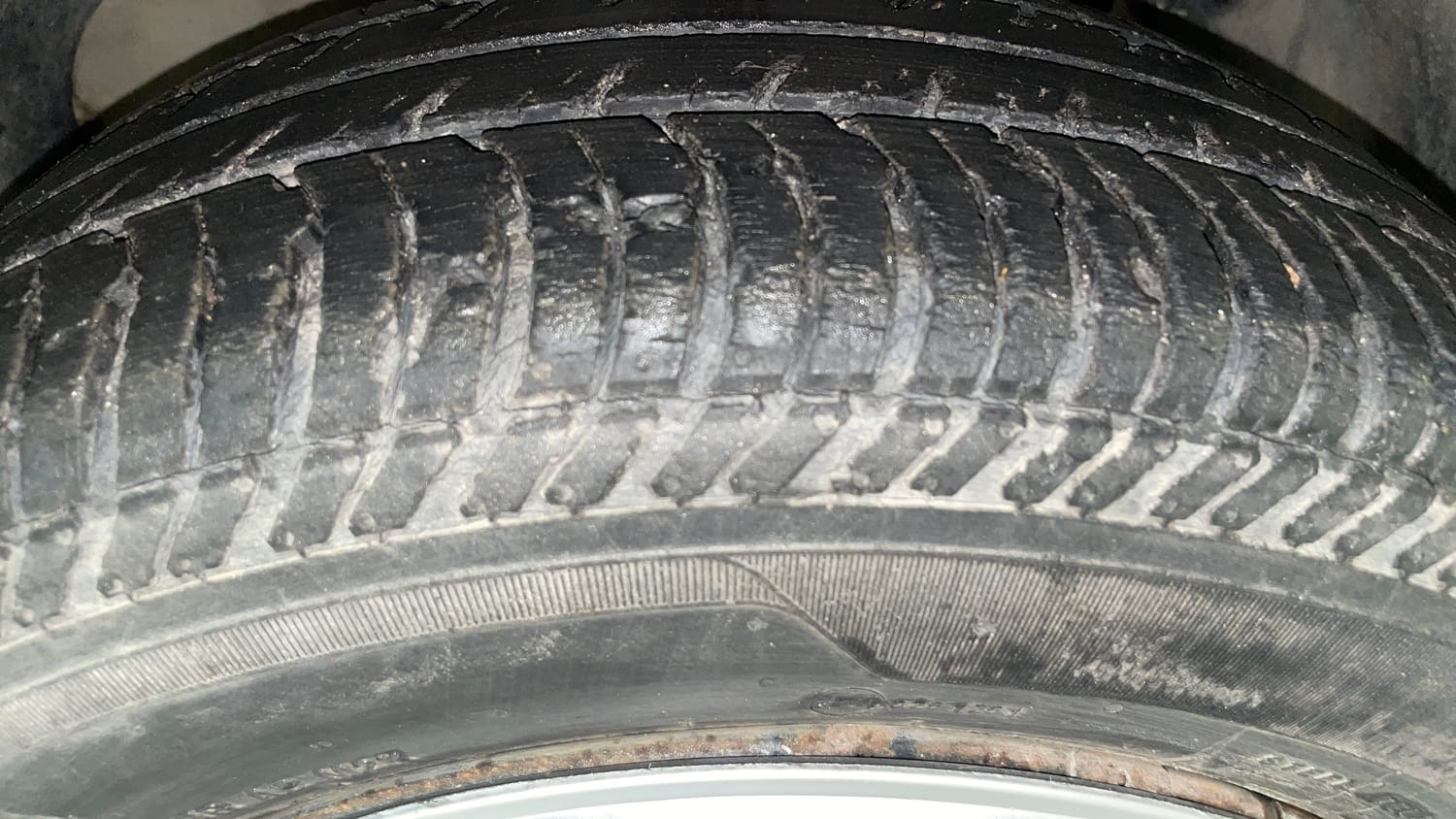 Used 2015 Ford EcoSport Trend 1.5 Ti-VCT Petrol Manual tyres RIGHT FRONT TYRE TREAD VIEW