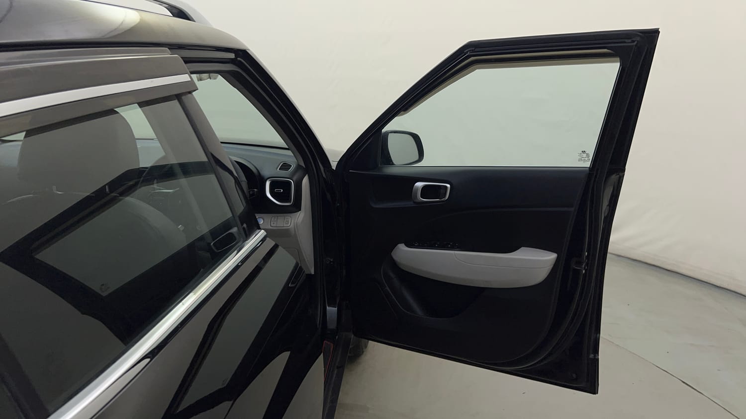 Used 2023 Hyundai Venue SX 1.2 Petrol Petrol Manual interior RIGHT FRONT DOOR OPEN VIEW
