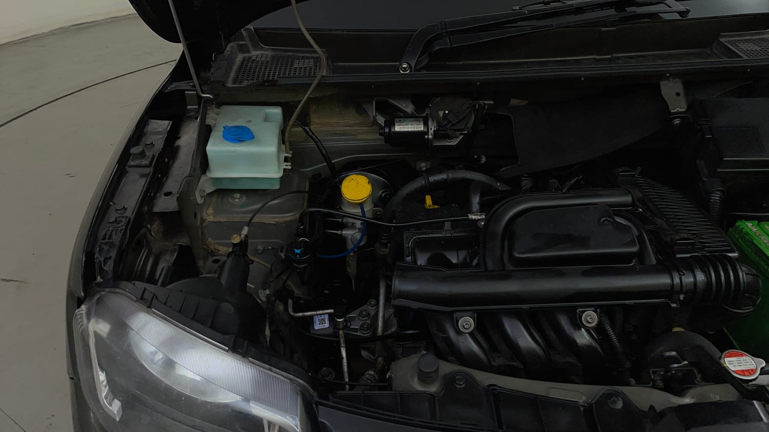 Used 2018 Renault Kwid 1.0 RXT AMT Petrol Automatic engine ENGINE RIGHT SIDE VIEW