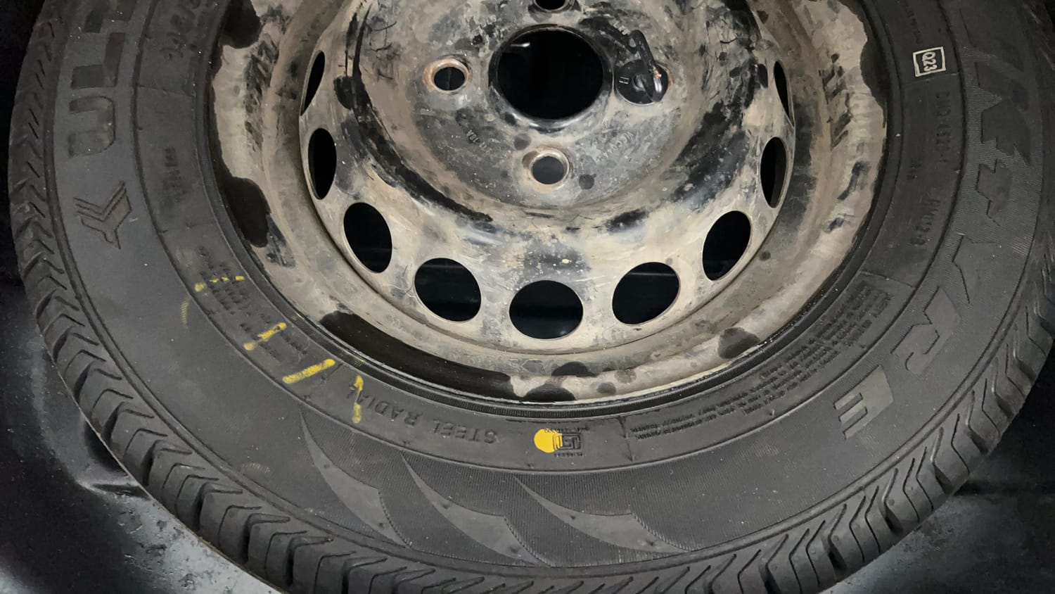 Used 2019 Maruti Suzuki Alto 800 VXi (O) Petrol Manual tyres SPARE TYRE VIEW