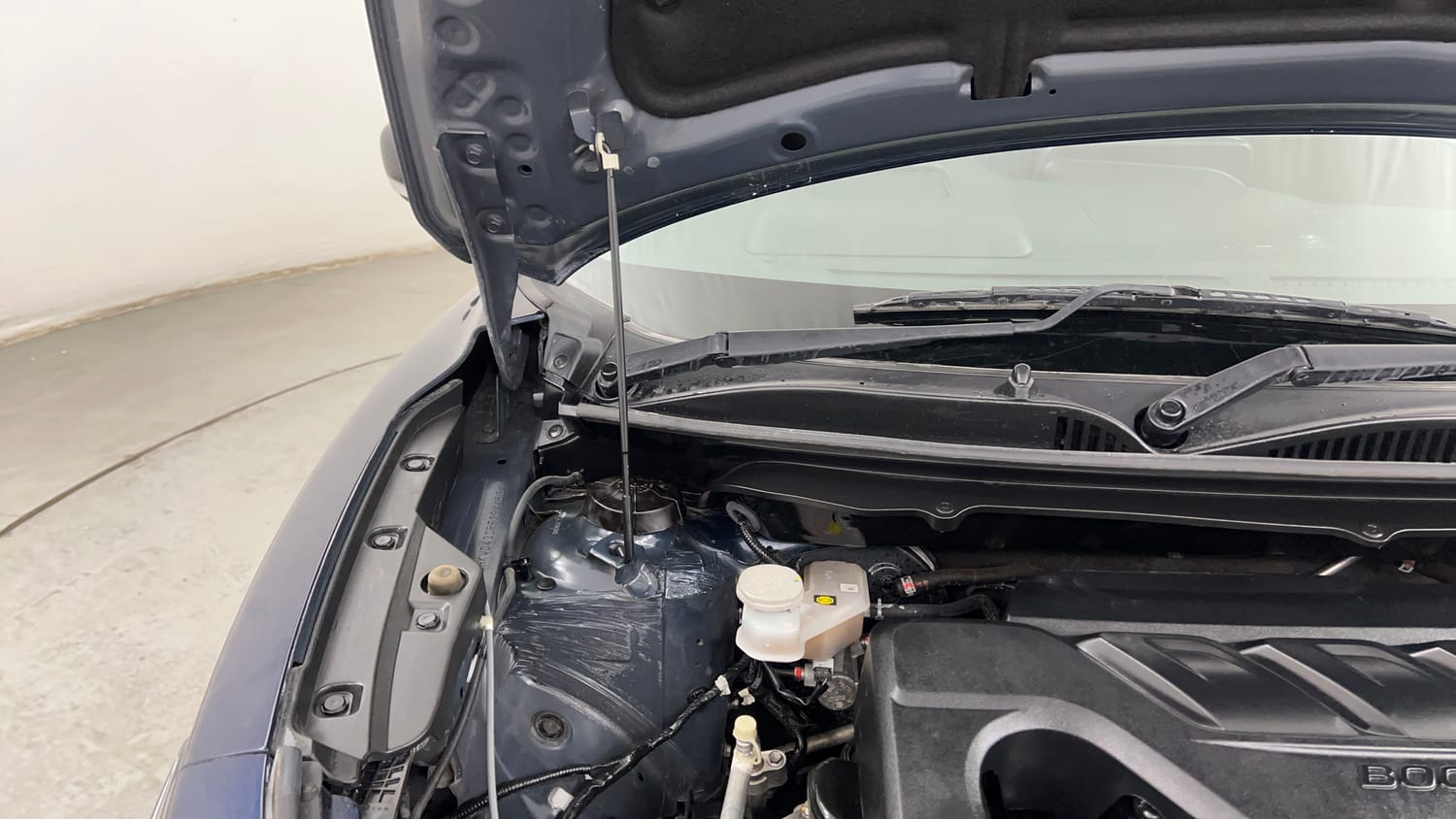 Used 2024 Maruti Suzuki Fronx Alpha 1.0L Turbo MT Petrol Manual engine ENGINE RIGHT SIDE HINGE & APRON VIEW