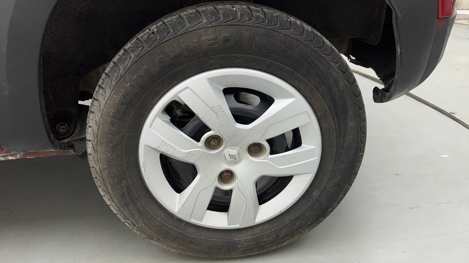 Used 2016 Renault Kwid RXT Petrol Manual tyres LEFT REAR TYRE RIM VIEW