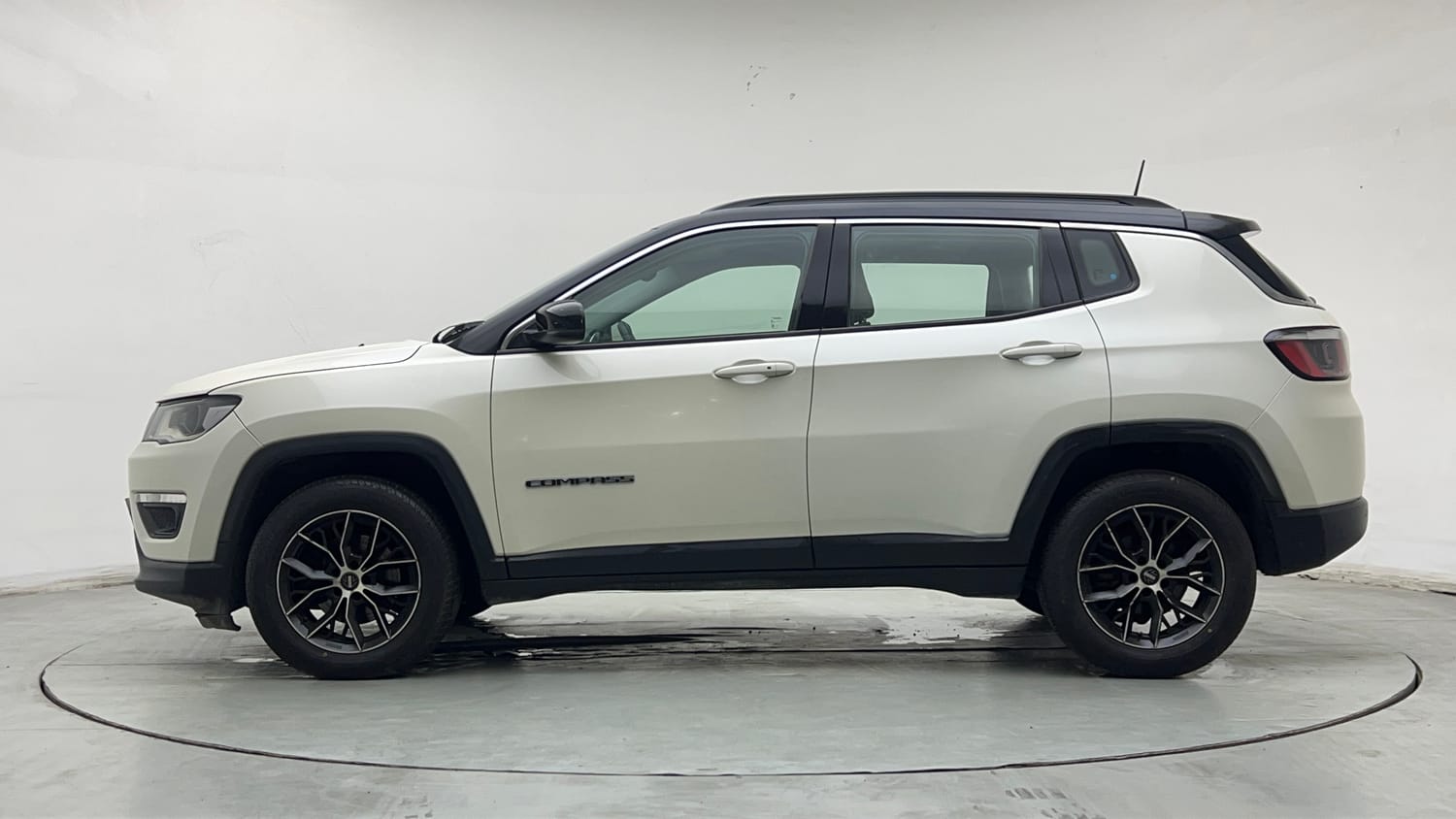 Used 2018 Jeep Compass Longitude (O) 2.0 Diesel Diesel Manual exterior LEFT SIDE VIEW