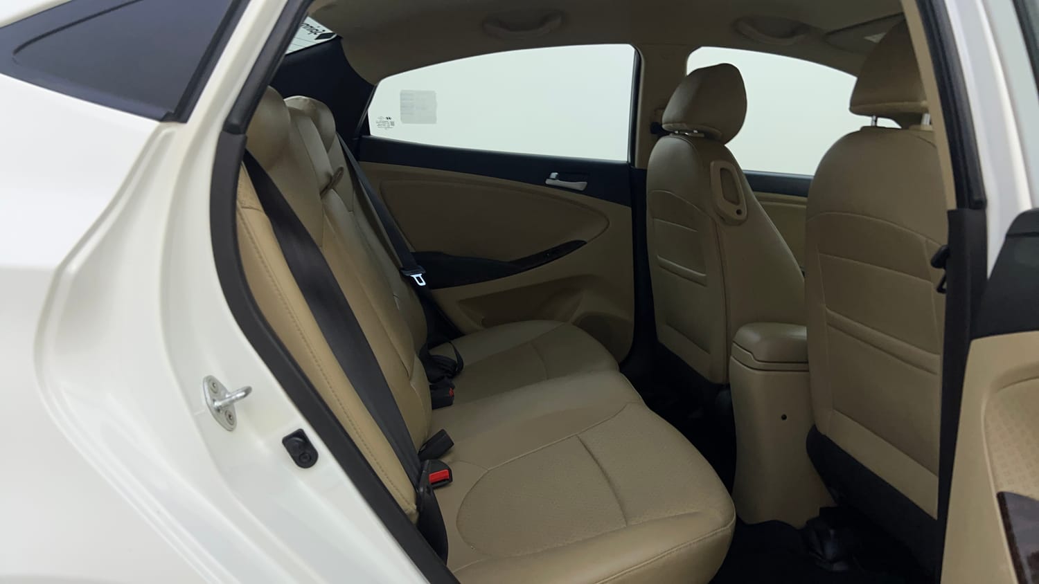 Used 2015 Hyundai Fluidic Verna 4S 1.6 VTVT SX Petrol Manual interior RIGHT SIDE REAR DOOR CABIN VIEW