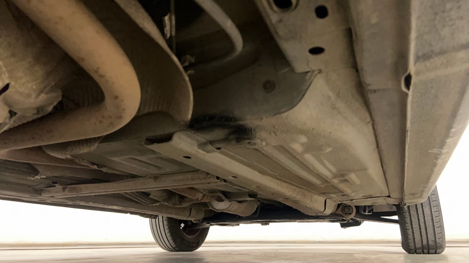 Used 2012 Ford Figo Duratec Petrol ZXI 1.2 Petrol Manual extra REAR RIGHT UNDERBODY VIEW
