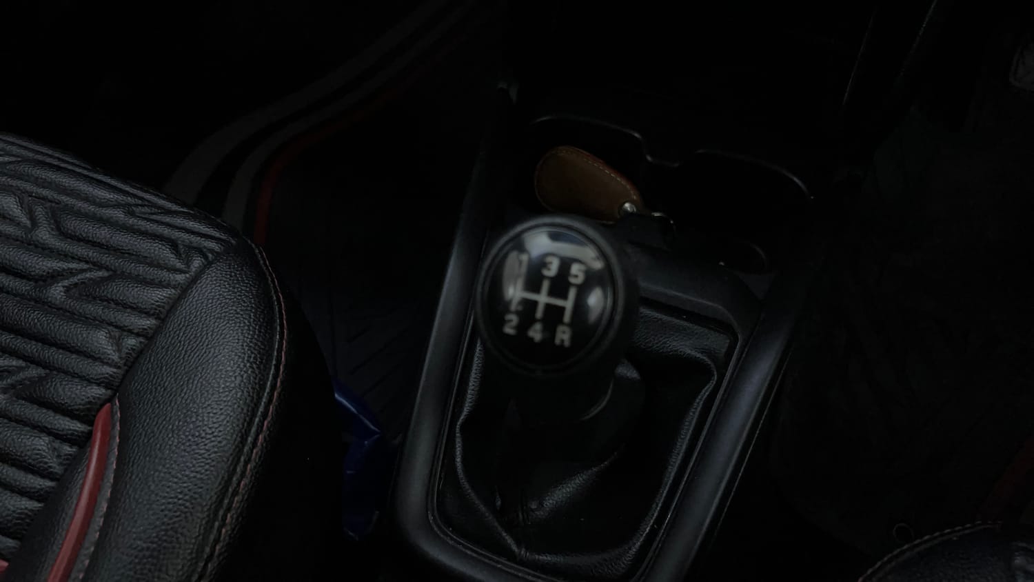 Used 2024 Maruti Suzuki Swift VXi Petrol Manual interior GEAR  KNOB VIEW