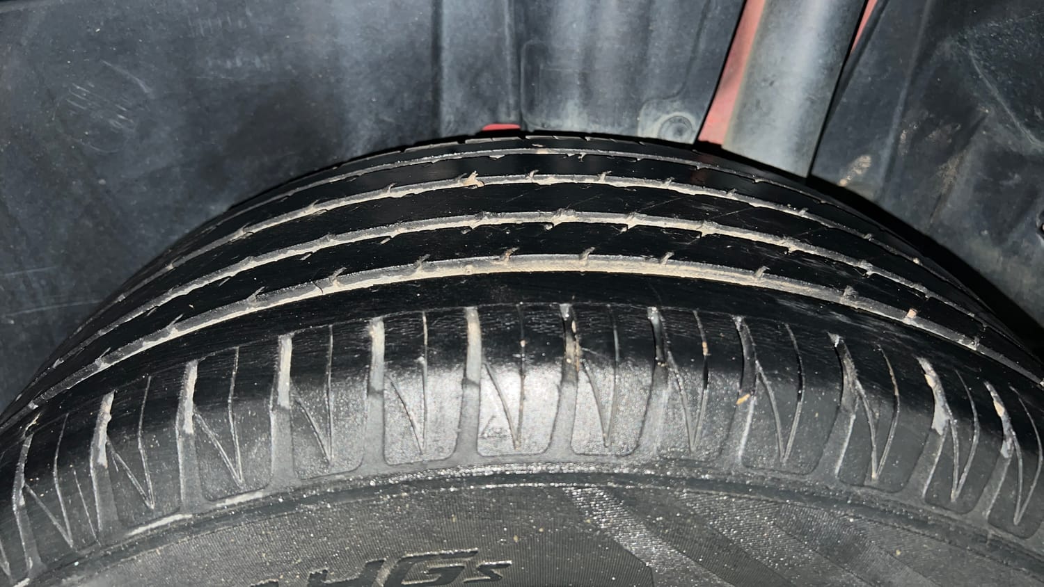 Used 2022 Maruti Suzuki Vitara Brezza [2020-2022] ZXI Plus Dual Tone Petrol Manual tyres LEFT REAR TYRE TREAD VIEW