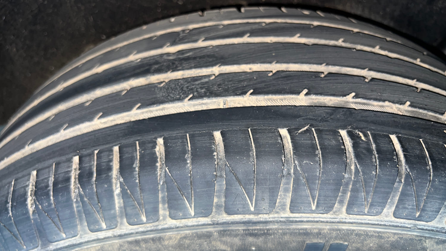 Used 2016 Maruti Suzuki Vitara Brezza [2016-2020] ZDi Diesel Manual tyres LEFT REAR TYRE TREAD VIEW