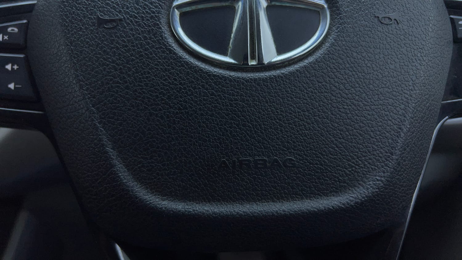 Used 2019 Tata Nexon XZA Plus Petrol Petrol Automatic top_features Airbags