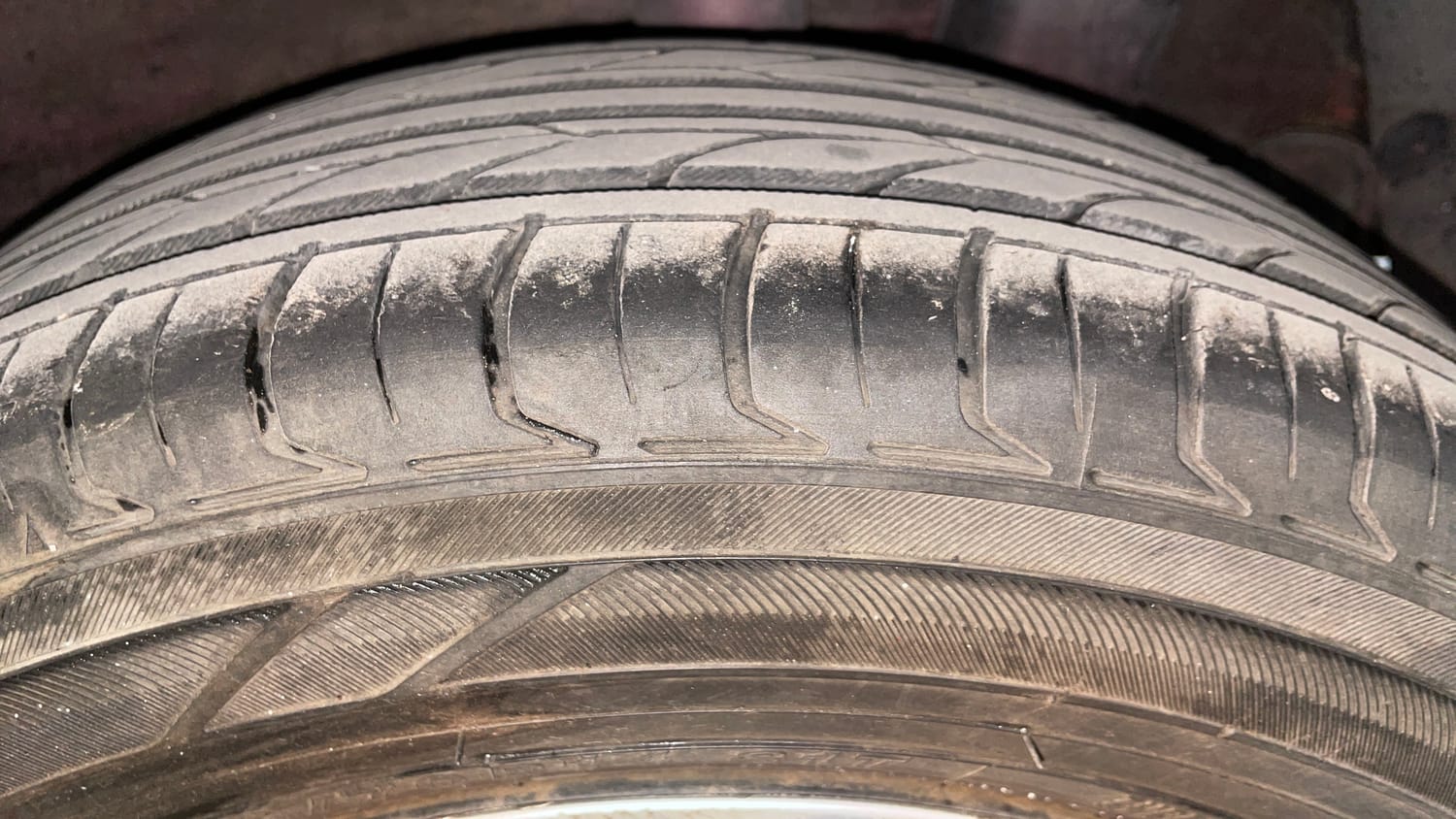 Used 2014 Hyundai Grand i10 Magna 1.2 Kappa VTVT Petrol Manual tyres LEFT REAR TYRE TREAD VIEW