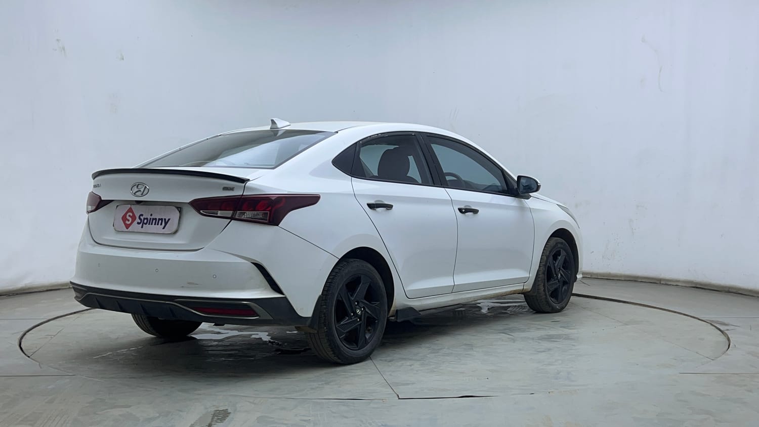 Used 2021 Hyundai Verna SX 1.5 VTVT IVT Petrol Automatic exterior RIGHT REAR CORNER VIEW