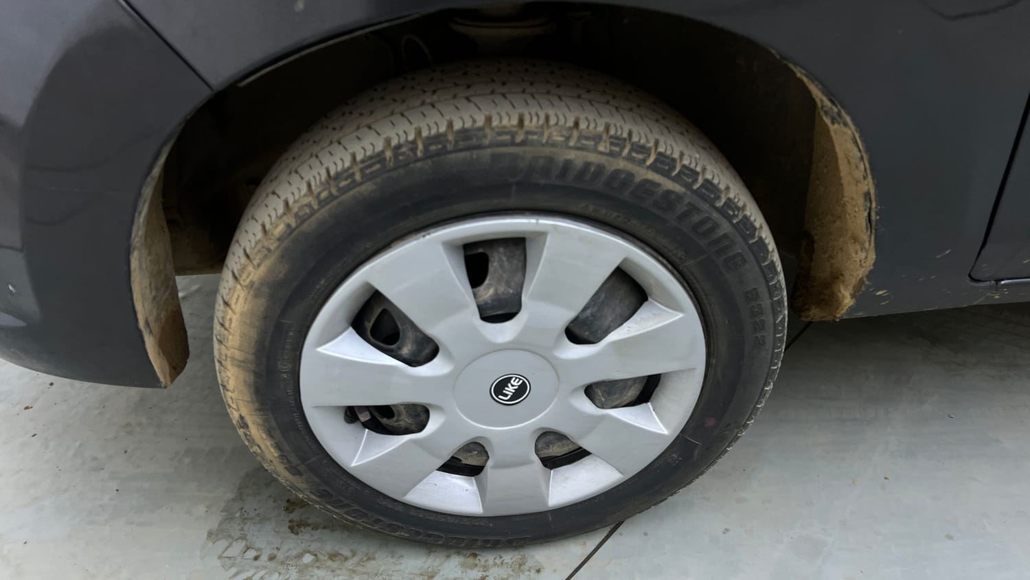Used 2020 Maruti Suzuki Alto K10 VXi AMT Petrol Automatic tyres LEFT FRONT TYRE RIM VIEW