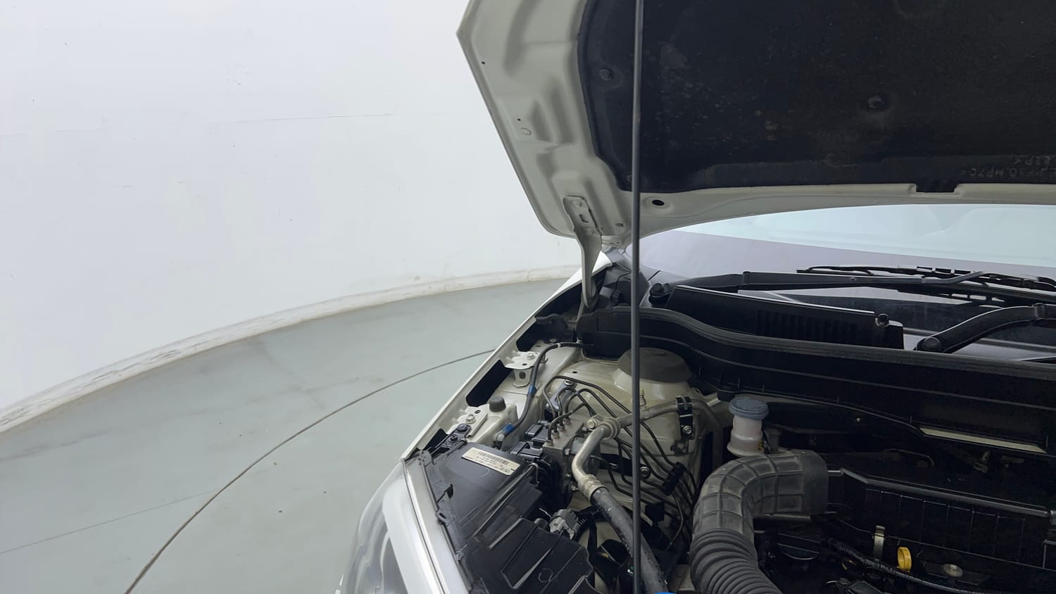 Used 2022 maruti-suzuki Vitara Brezza VXi Petrol Manual engine ENGINE RIGHT SIDE HINGE & APRON VIEW