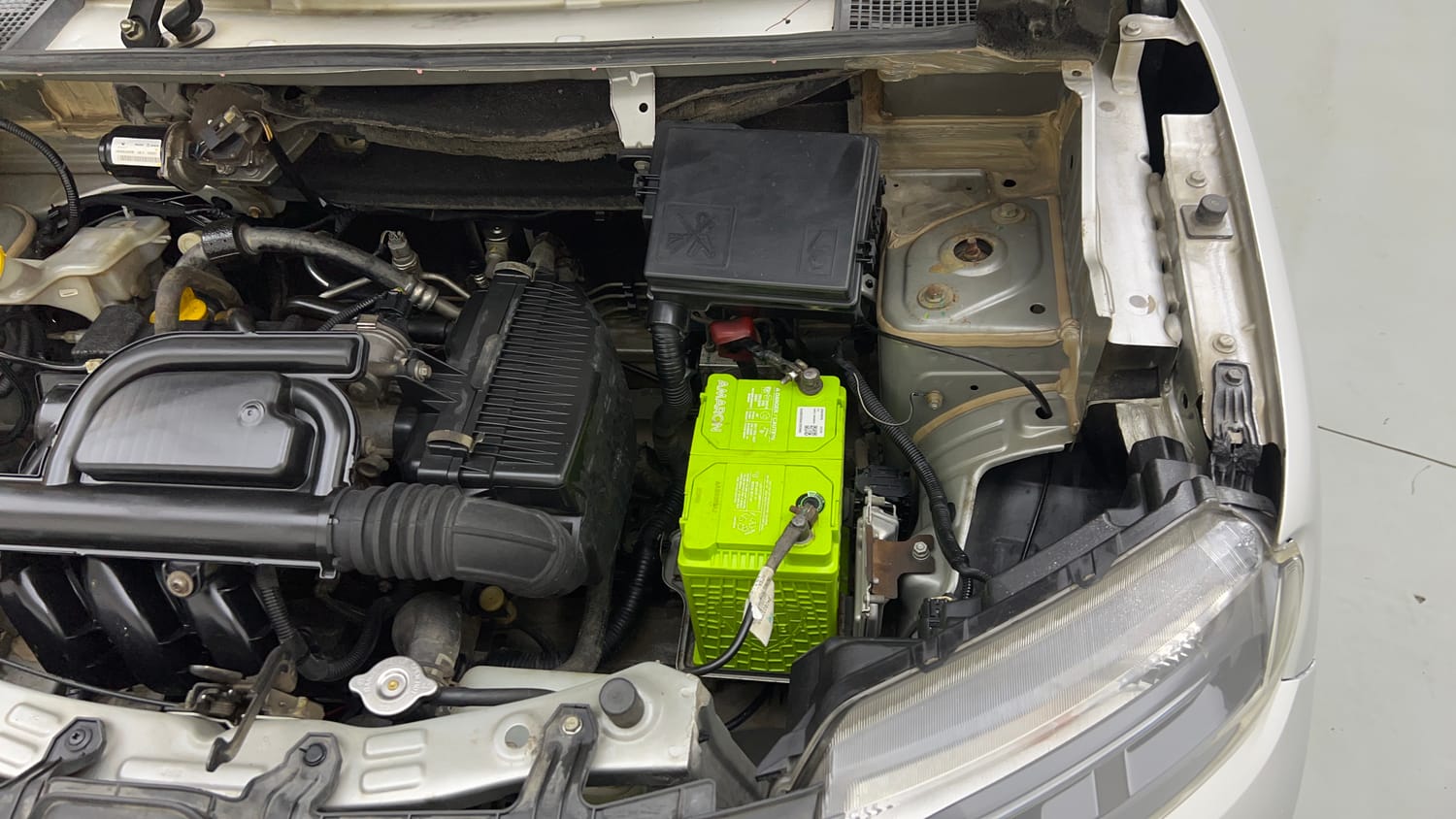 Used 2021 Renault Kwid RXL 1.0 MT Petrol Manual engine ENGINE LEFT SIDE VIEW