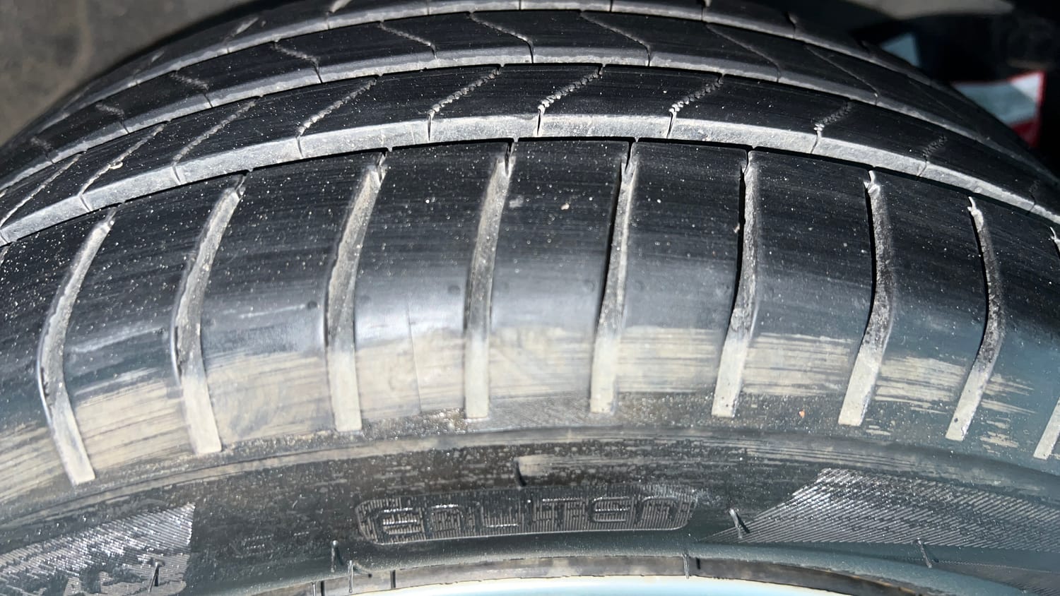 Used 2017 Honda Amaze 1.2 S i-VTEC Petrol Manual tyres RIGHT FRONT TYRE TREAD VIEW