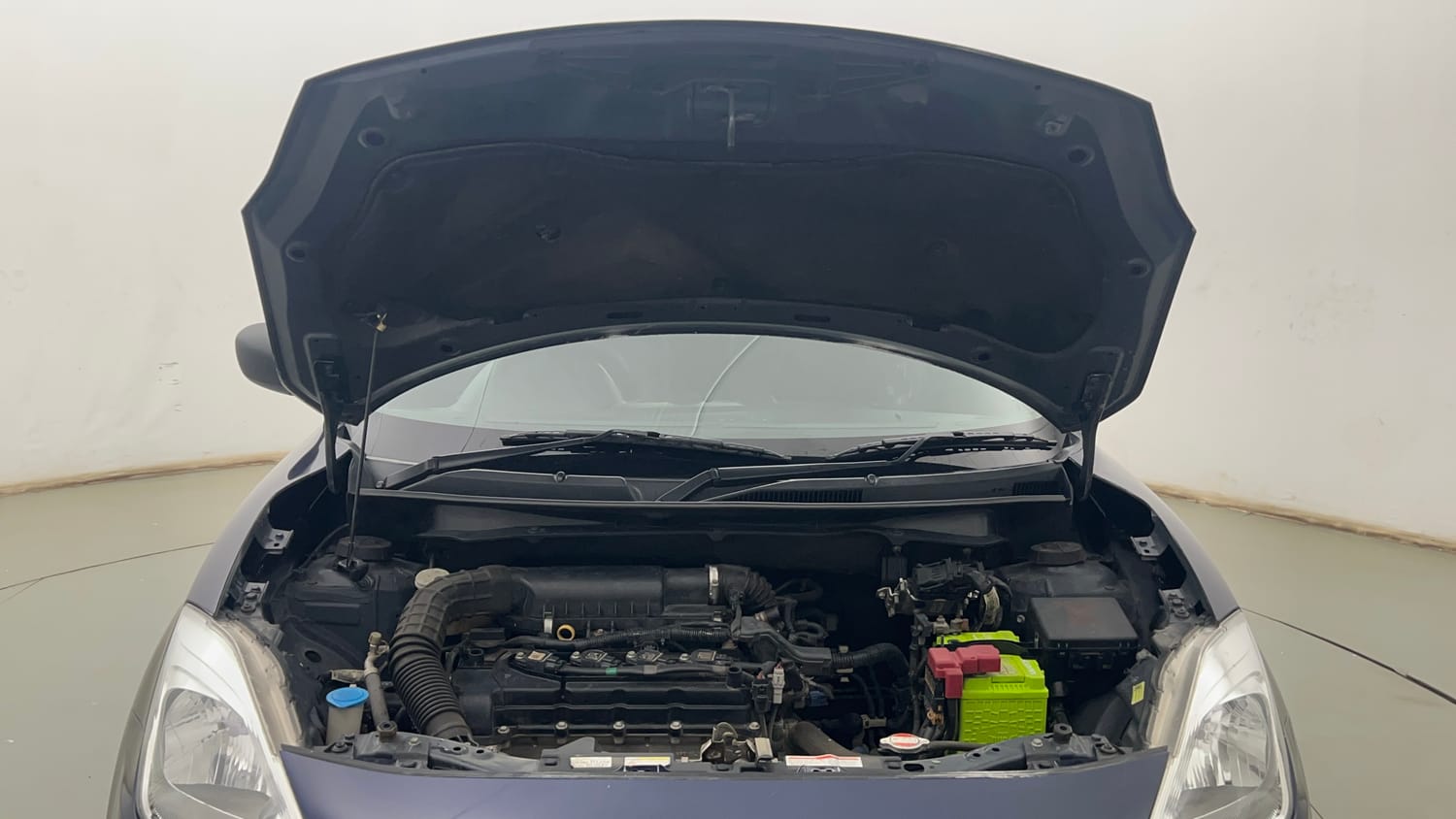 Used 2018 Maruti Suzuki Swift LXi Petrol Manual engine ENGINE & BONNET OPEN FRONT VIEW