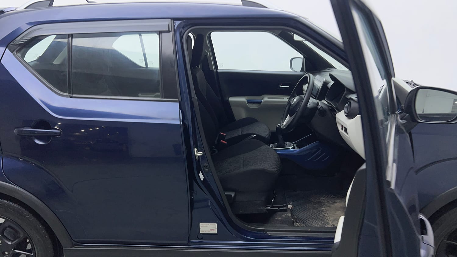 Used 2025 Maruti Suzuki Ignis Zeta 1.2 MT Petrol Manual interior RIGHT SIDE FRONT DOOR CABIN VIEW