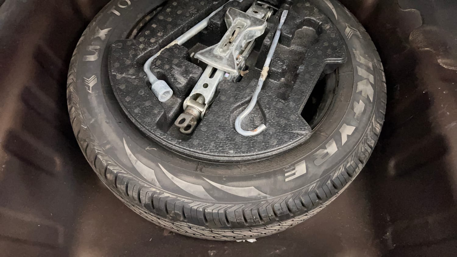 Used 2018 Maruti Suzuki Ciaz Delta 1.4 MT Petrol Manual tyres SPARE TYRE VIEW