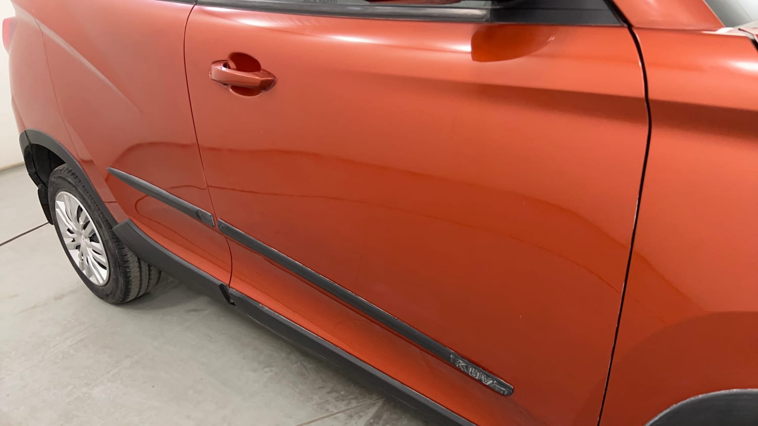 Used 2016 Mahindra KUV100 K6 6 STR Petrol Manual dents MINOR SCRATCH