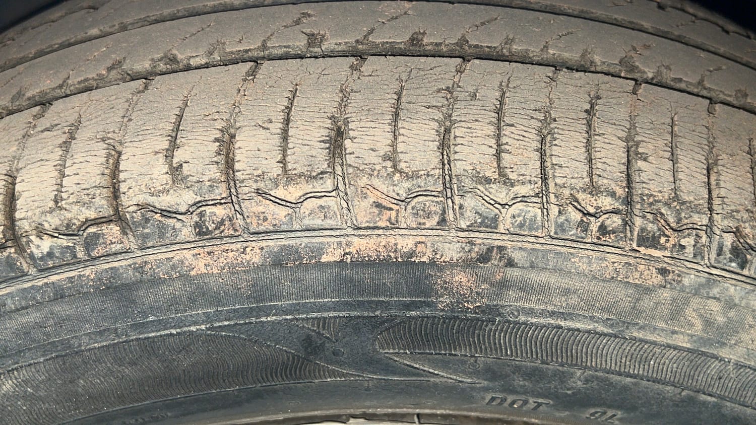 Used 2019 Hyundai Santro Sportz AMT Petrol Automatic tyres LEFT FRONT TYRE TREAD VIEW