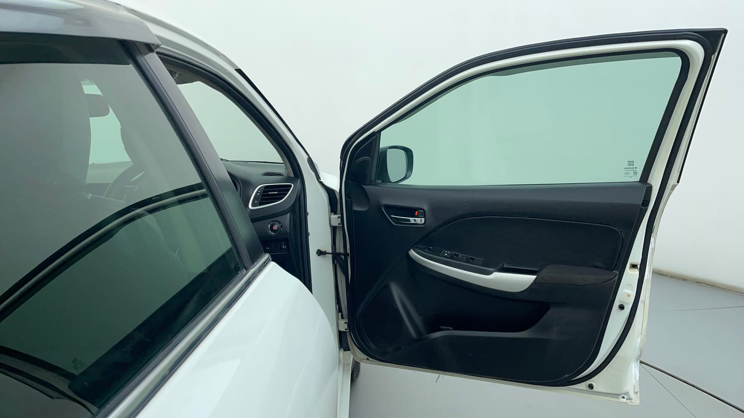Used 2018 Maruti Suzuki Baleno Zeta 1.2 Petrol Manual interior RIGHT FRONT DOOR OPEN VIEW