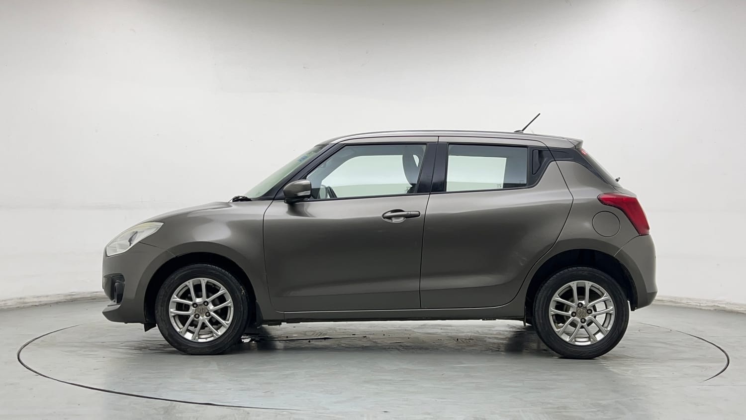 Used 2018 Maruti Suzuki Swift ZXi AMT Petrol Automatic exterior LEFT SIDE VIEW
