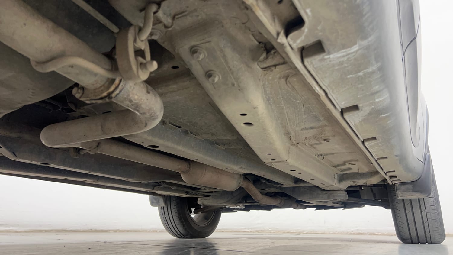 Used 2021 Tata Nexon XZA Plus (S) Petrol Automatic extra REAR RIGHT UNDERBODY VIEW