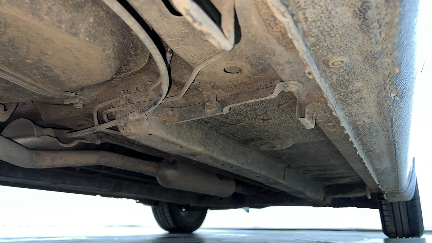 Used 2017 Maruti Suzuki Ciaz ZXI+ Petrol Manual extra REAR RIGHT UNDERBODY VIEW