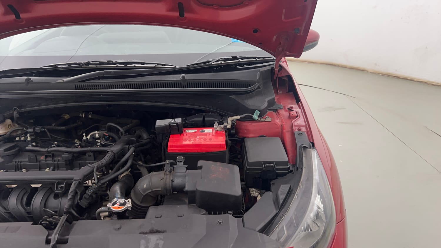 Used 2021 Hyundai i20 Sportz 1.2 MT Petrol Manual engine ENGINE LEFT SIDE HINGE & APRON VIEW