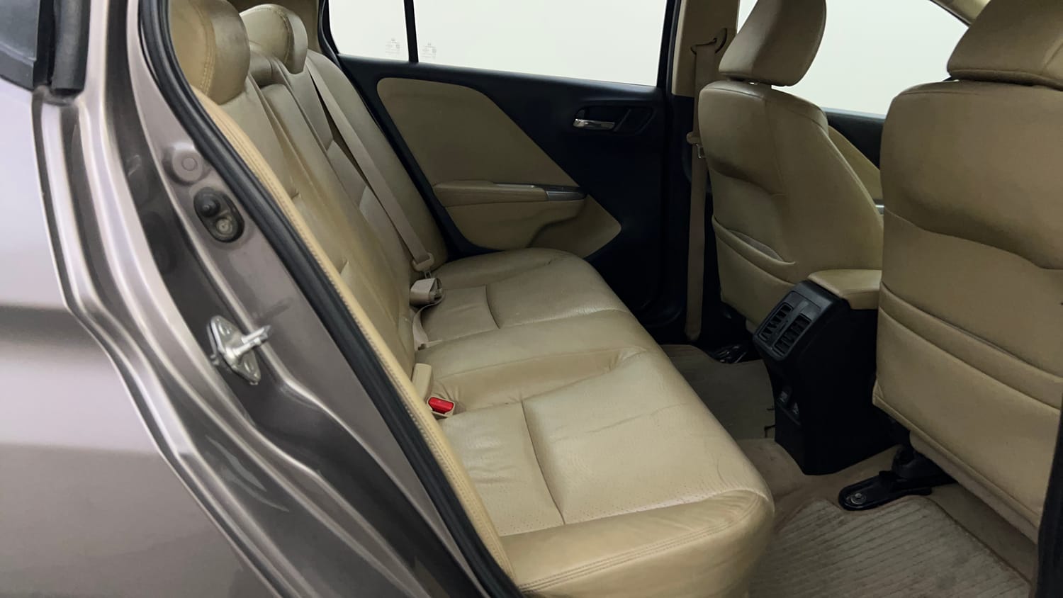 Used 2015 Honda City VX CVT Petrol Automatic interior RIGHT SIDE REAR DOOR CABIN VIEW