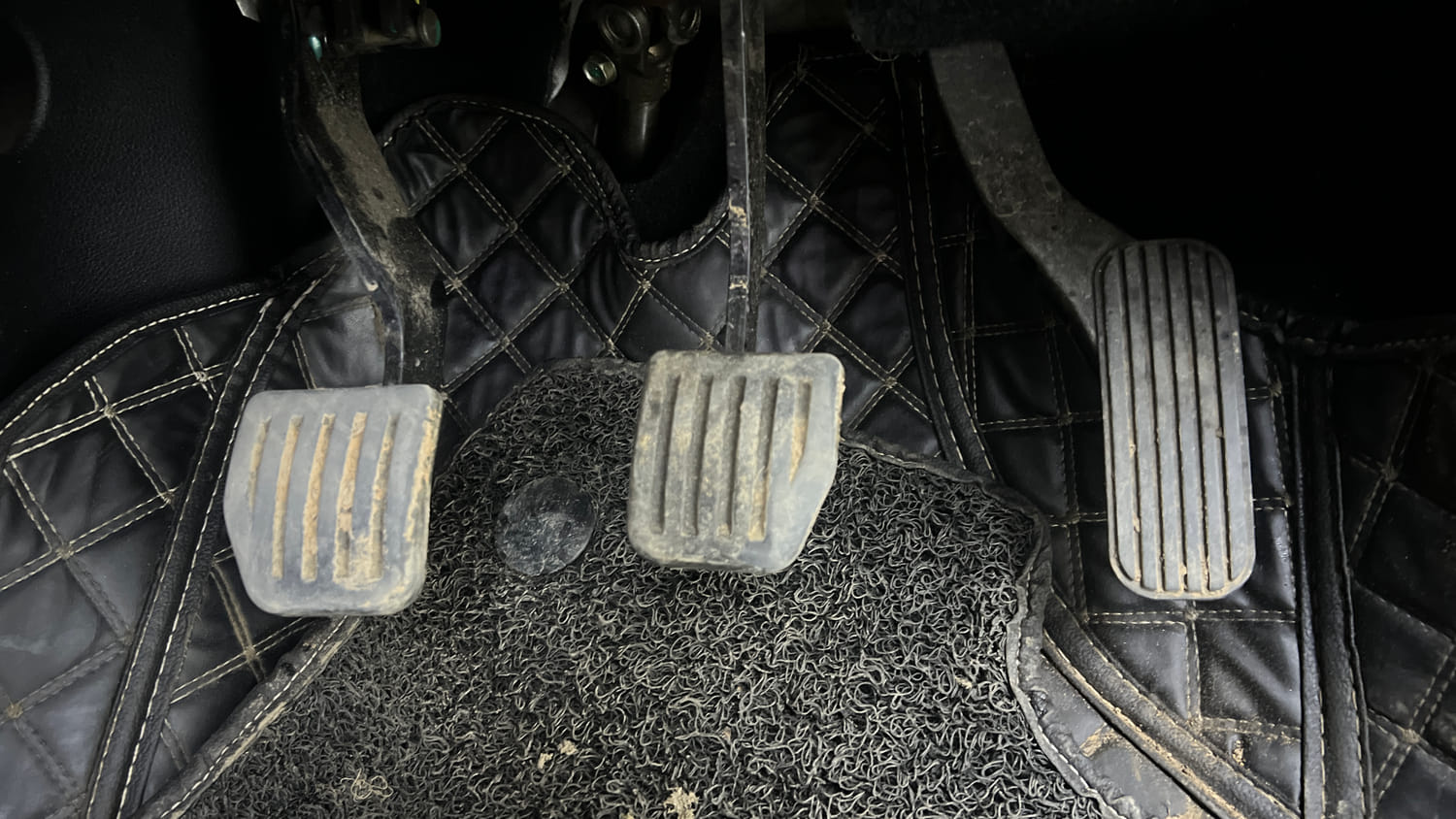 Used 2021 Tata Harrier XE Diesel Manual interior PEDALS VIEW