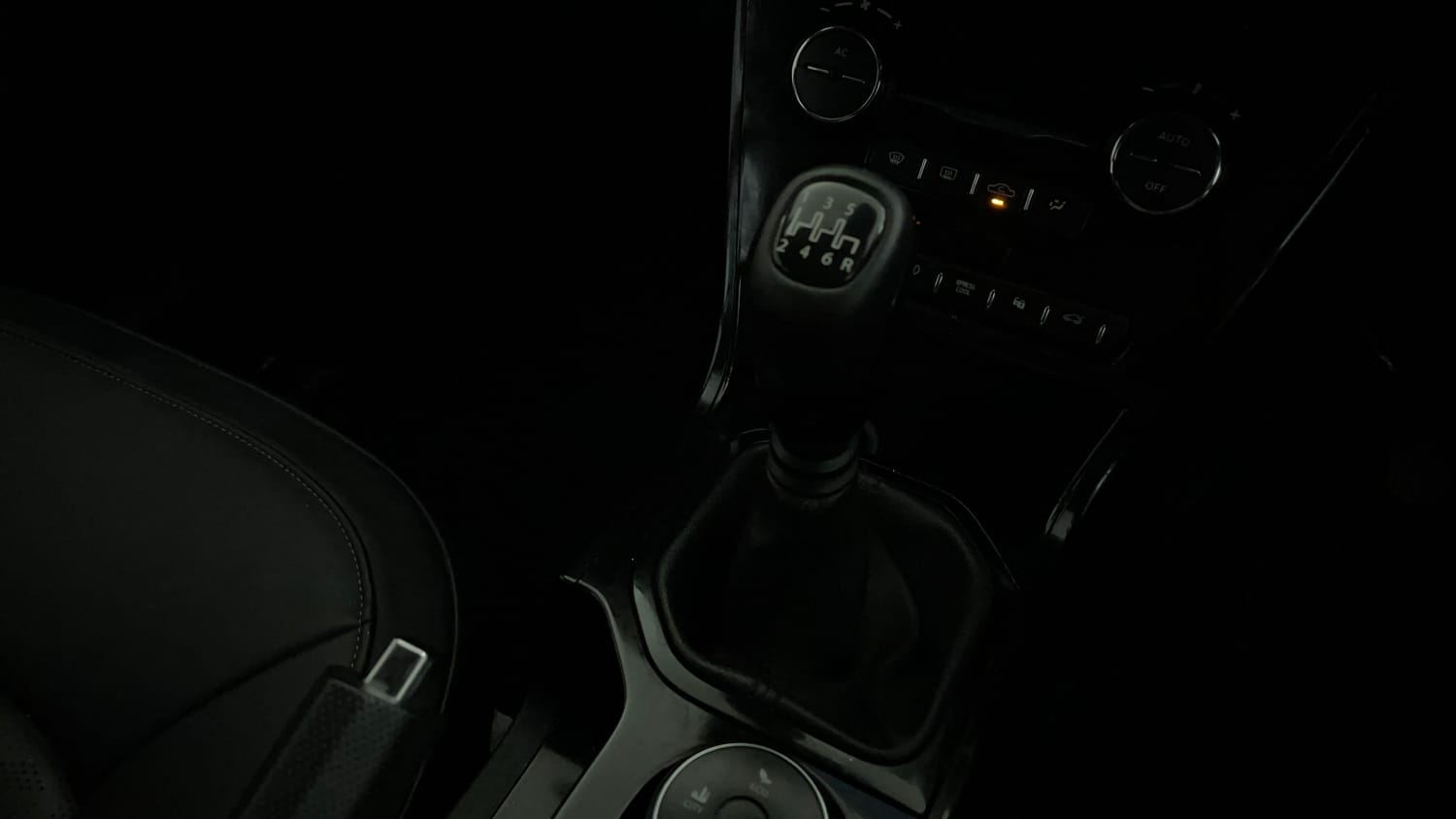 Used 2022 Tata Nexon XZ Plus (O) Dark Edition Petrol Manual interior GEAR  KNOB VIEW