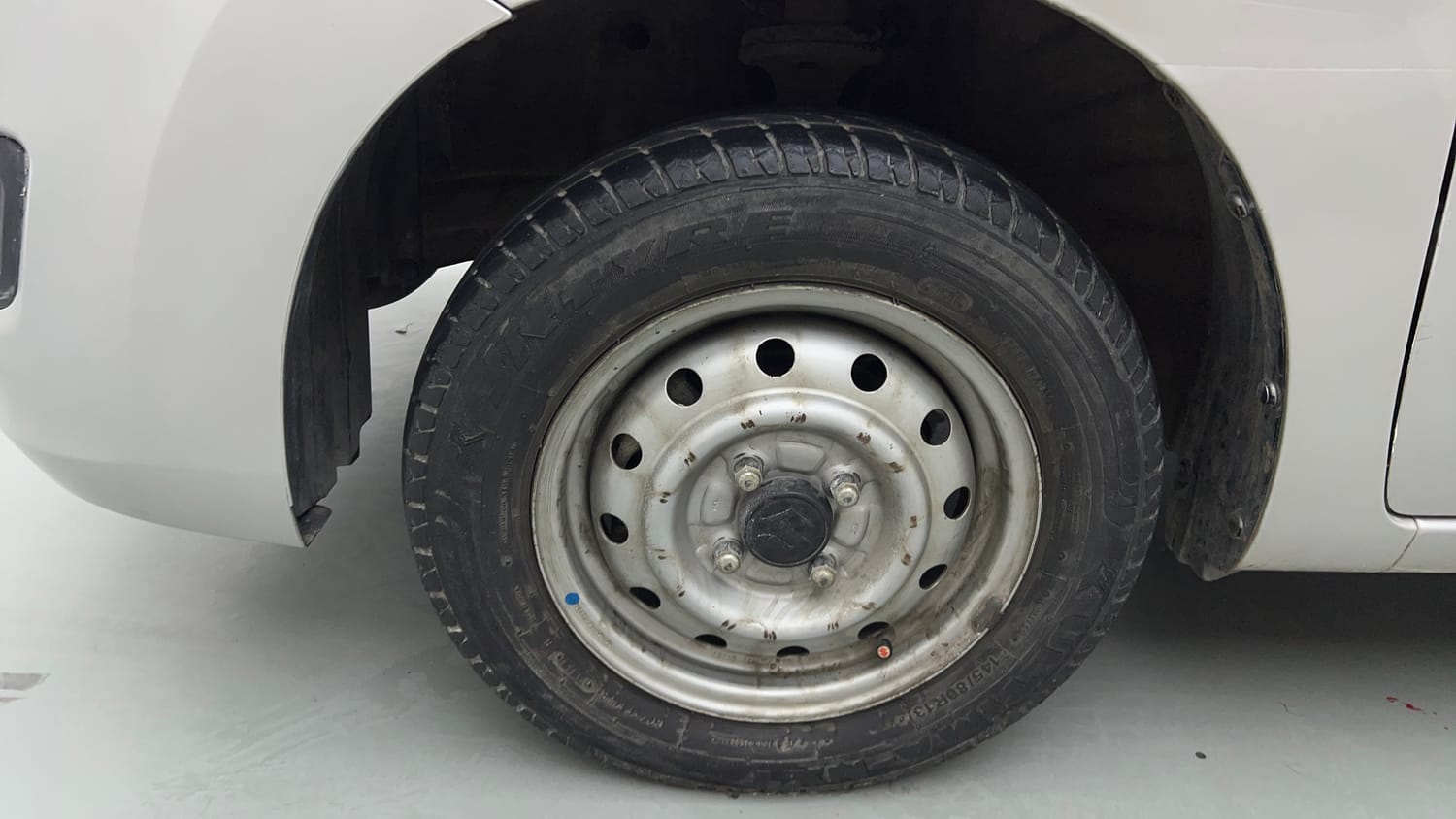 Used 2015 Maruti Suzuki Wagon R LXI Petrol Manual tyres LEFT FRONT TYRE RIM VIEW