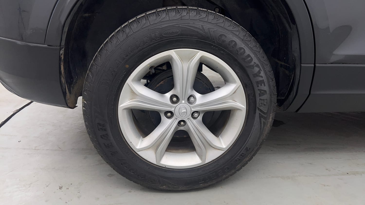 Used 2019 Tata Harrier XT Diesel Manual tyres RIGHT REAR TYRE RIM VIEW