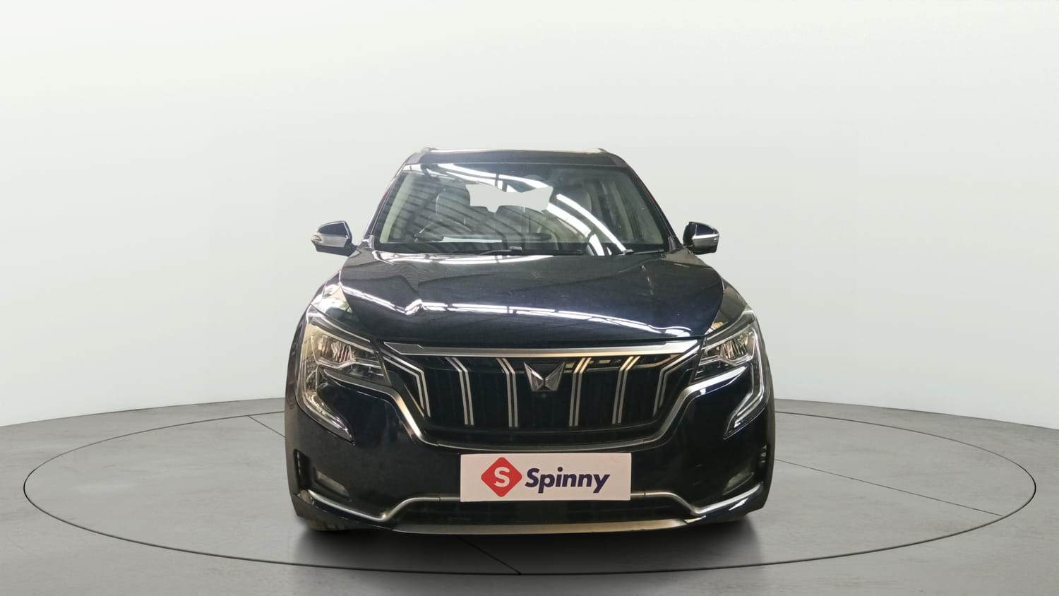 Used 2021 Mahindra XUV700 AX 7 Petrol AT Luxury Pack 7 STR Petrol Automatic exterior FRONT VIEW