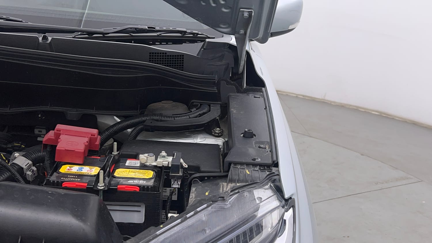 Used 2024 Toyota Urban Cruiser Hyryder G Hybrid Hybrid Automatic engine ENGINE LEFT SIDE HINGE & APRON VIEW
