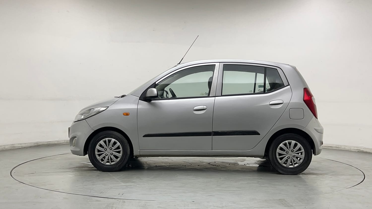 Used 2014 Hyundai i10 Sportz 1.1 iRDE2 Petrol Manual exterior LEFT SIDE VIEW