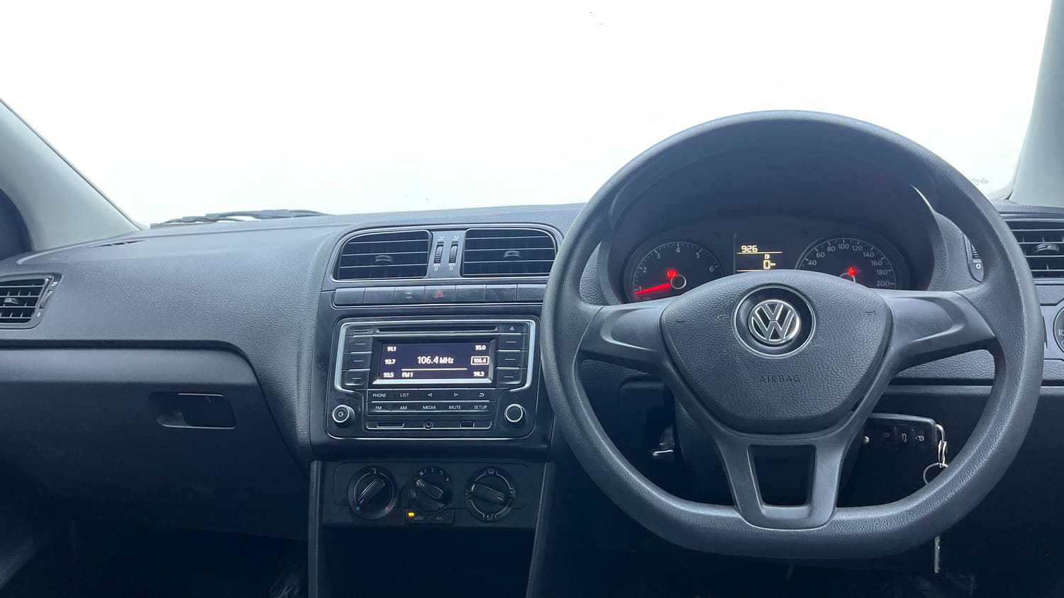 Used 2020 Volkswagen Polo Comfortline 1.0L (P) Petrol Manual interior DASHBOARD VIEW