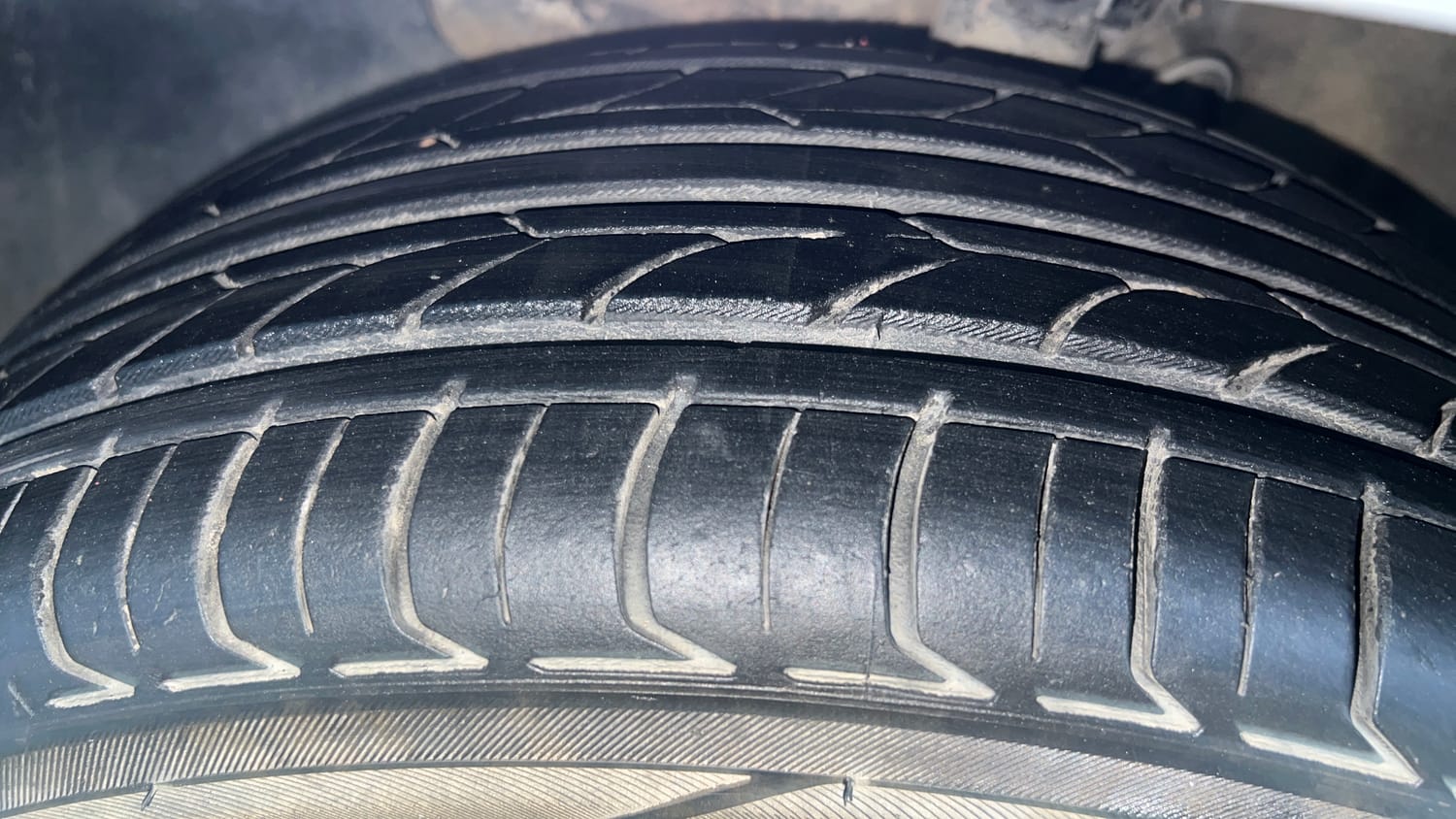 Used 2018 Hyundai Elite i20 Asta 1.2 (O) Petrol Manual tyres LEFT FRONT TYRE TREAD VIEW