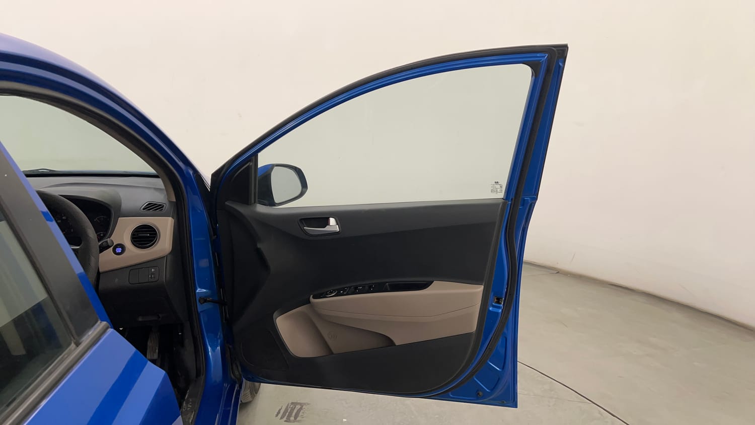 Used 2019 Hyundai Xcent SX (O)CRDi Diesel Manual interior RIGHT FRONT DOOR OPEN VIEW