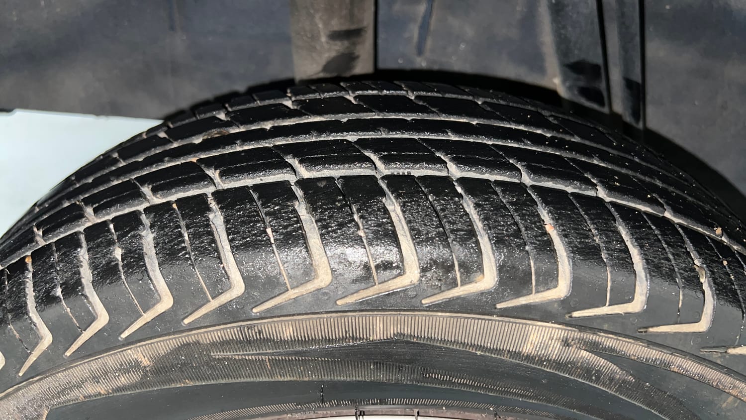 Used 2017 Renault Kwid CLIMBER 1.0 AMT Petrol Automatic tyres RIGHT REAR TYRE TREAD VIEW