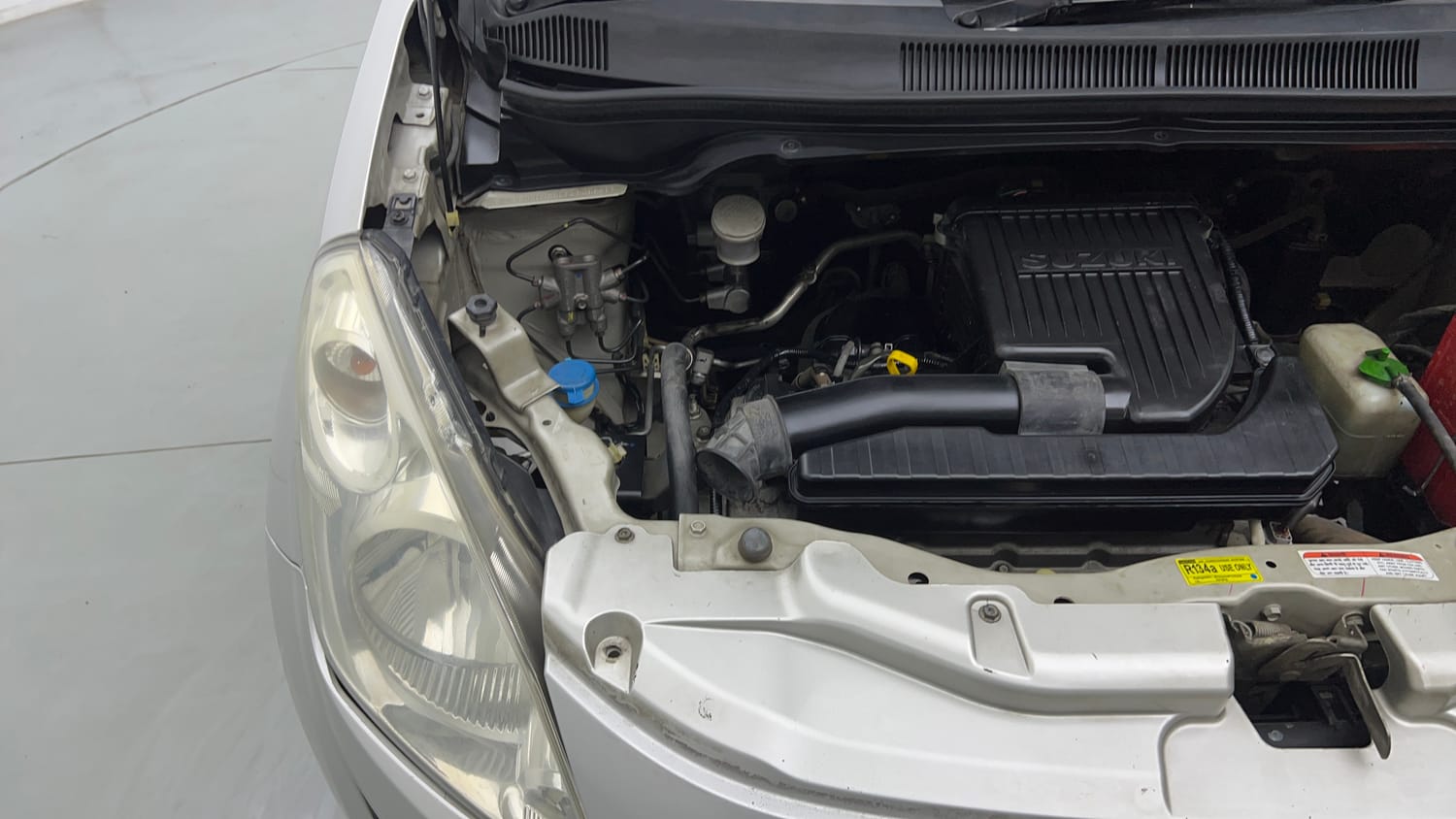 Used 2015 Maruti Suzuki Ritz Lxi BS-IV Petrol Manual engine ENGINE RIGHT SIDE VIEW