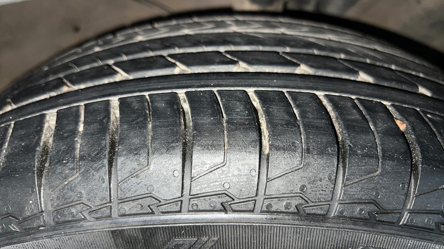 Used 2018 Hyundai Creta SX 1.6 AT CRDi Diesel Automatic tyres RIGHT FRONT TYRE TREAD VIEW