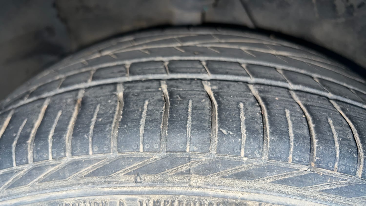 Used 2019 Tata Nexon XZA Plus Petrol Petrol Automatic tyres RIGHT REAR TYRE TREAD VIEW